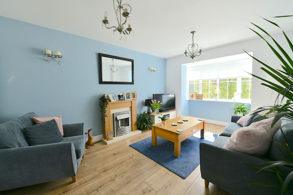 Sitting Room- click for photo gallery